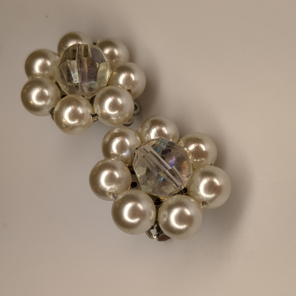 Vintage 60s White Cluster Bead Earrings Faux Pearl Crystal Center Formal Bridal
